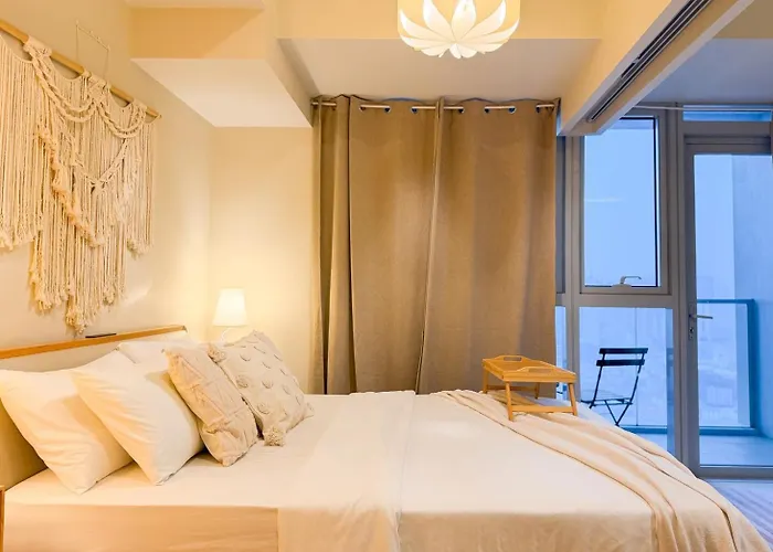 Chic 1br In Uptown Bgc Near Hyatt #upt226q Holiday home Manila